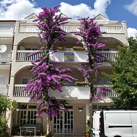Apartments Cipetic Kastela Exterior photo