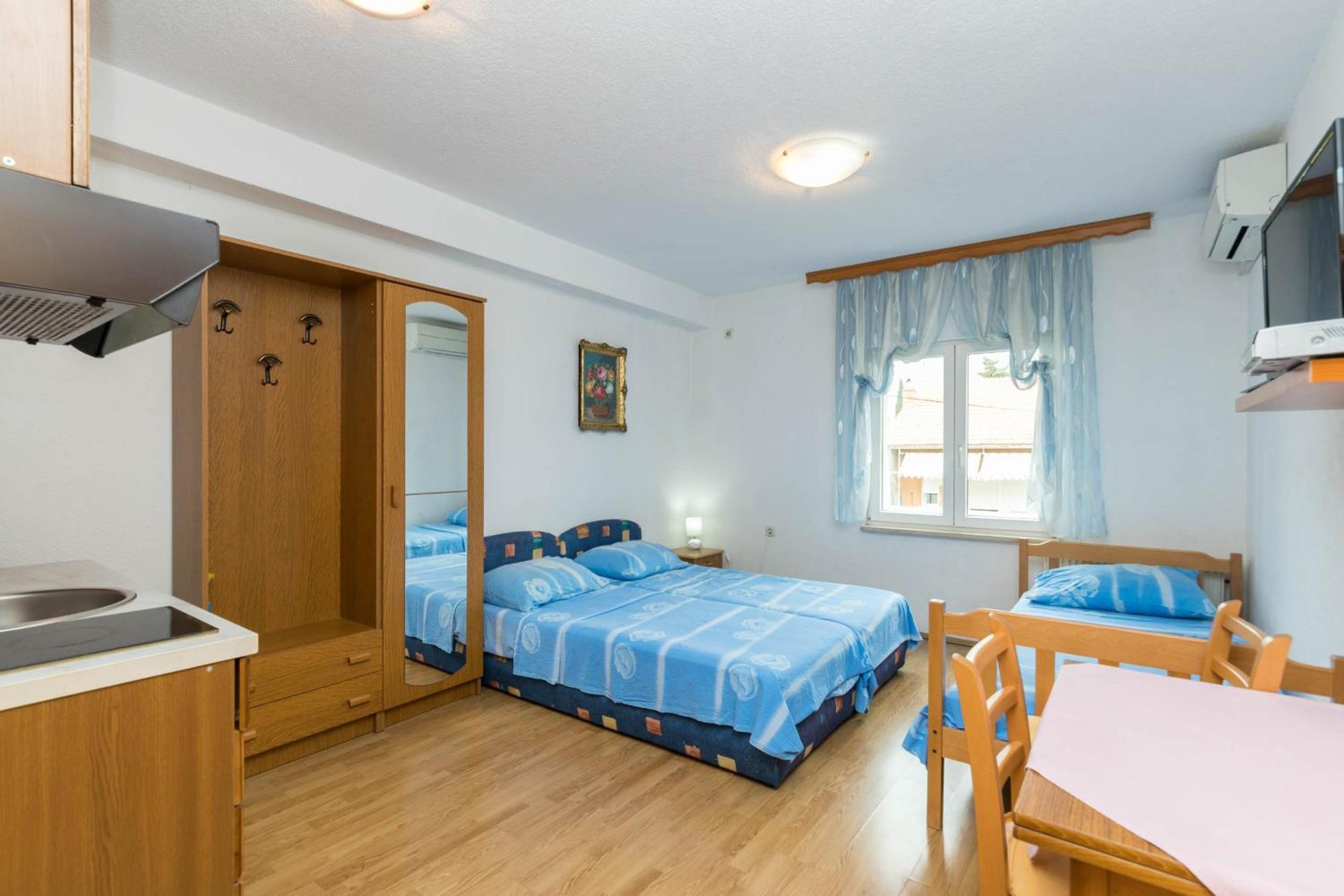 Apartments Cipetic Kastela Exterior photo