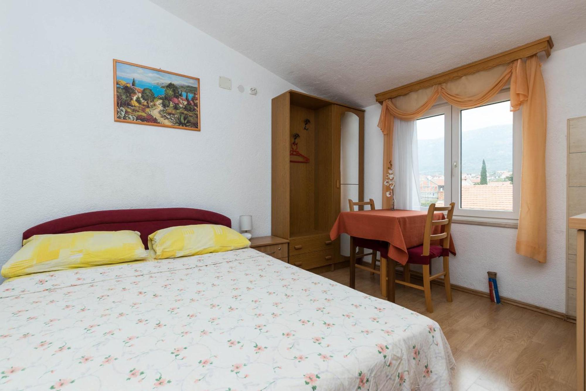 Apartments Cipetic Kastela Exterior photo