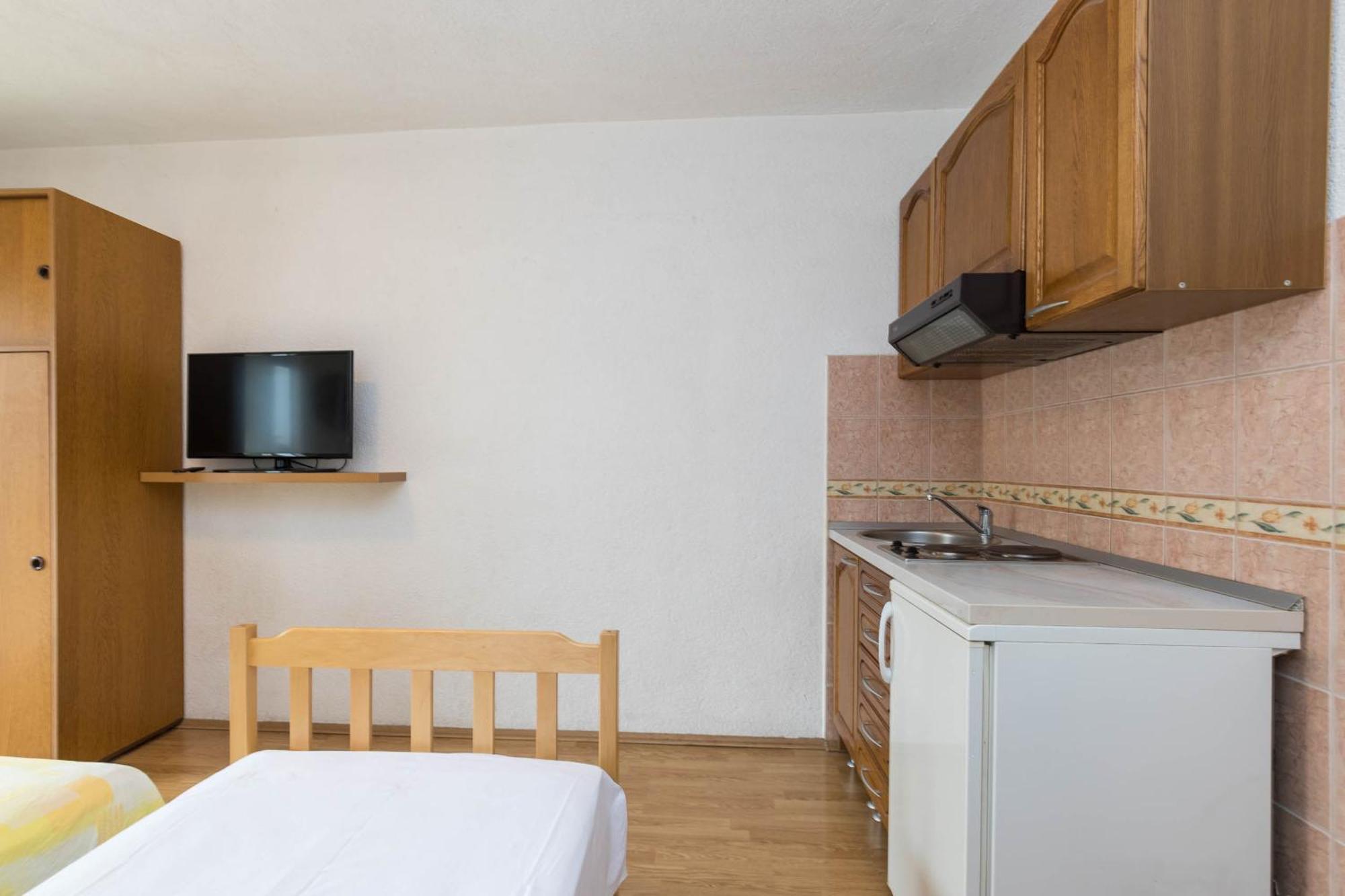 Apartments Cipetic Kastela Exterior photo
