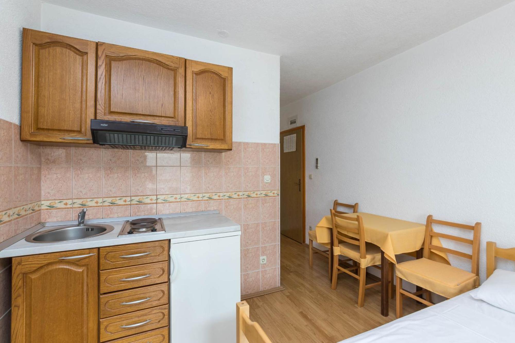 Apartments Cipetic Kastela Exterior photo