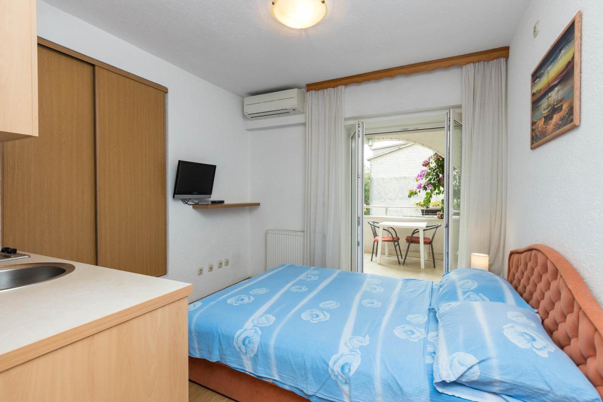 Apartments Cipetic Kastela Exterior photo
