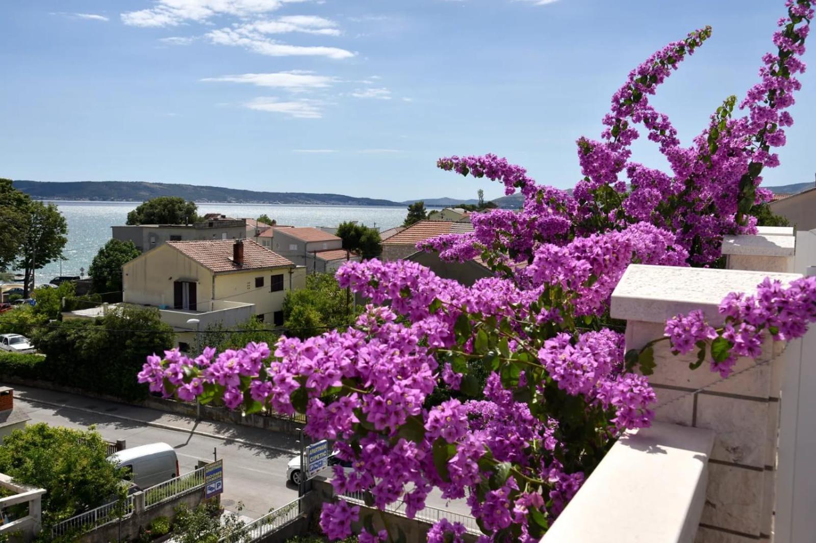Apartments Cipetic Kastela Exterior photo