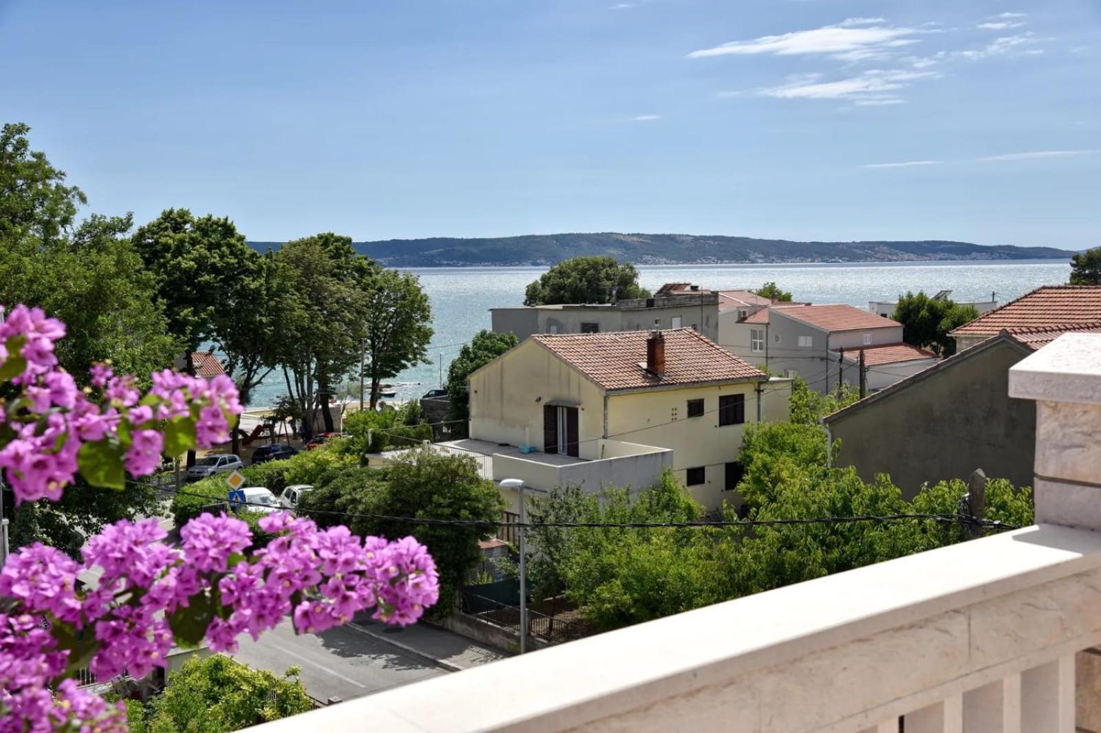 Apartments Cipetic Kastela Exterior photo