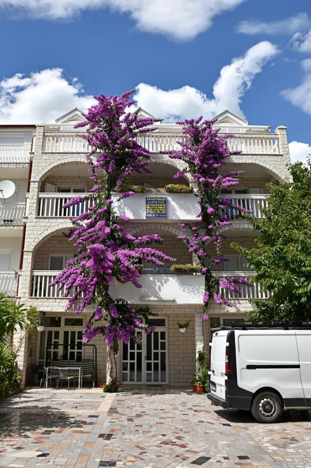 Apartments Cipetic Kastela Exterior photo